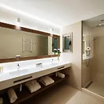 Lamaro