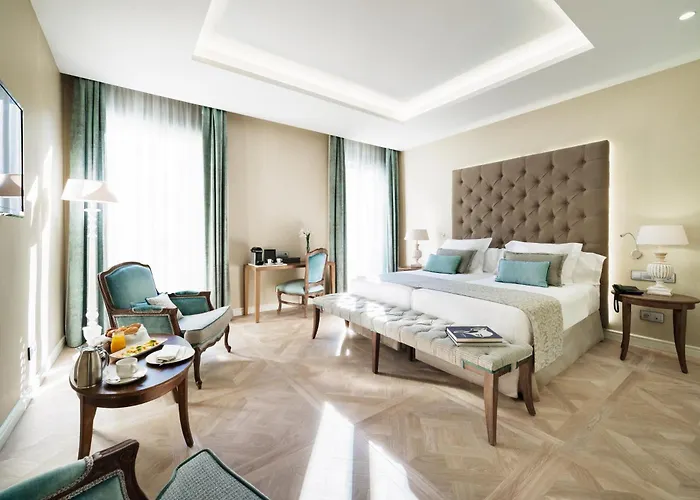 Hotel Lamaro