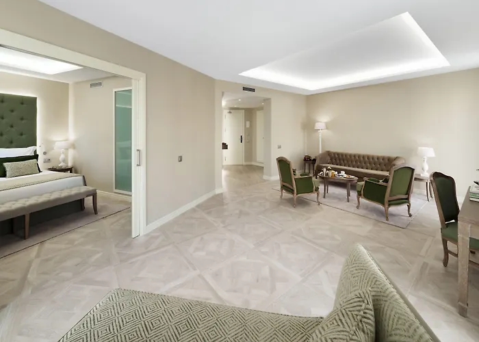 Hotell Lamaro 5*