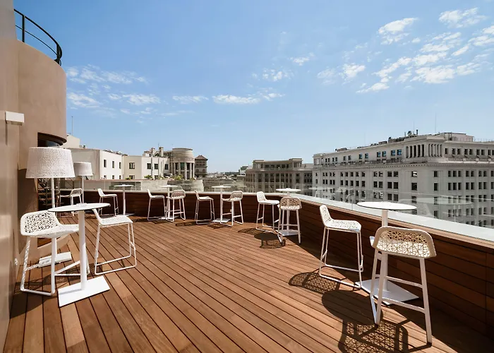 Lamaro Hotel