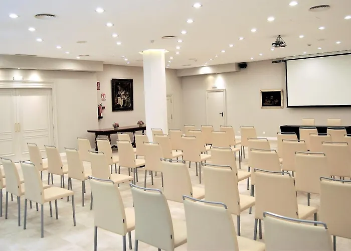 Lamaro Hotell