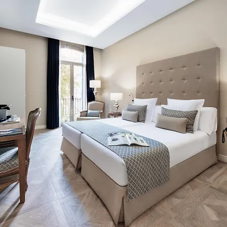 Lamaro Hotel