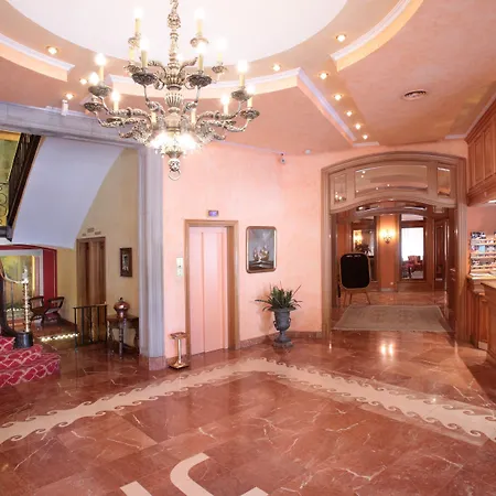 Hotel Lamaro 5*