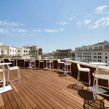 Lamaro Hotel
