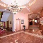 Otel Lamaro 5*
