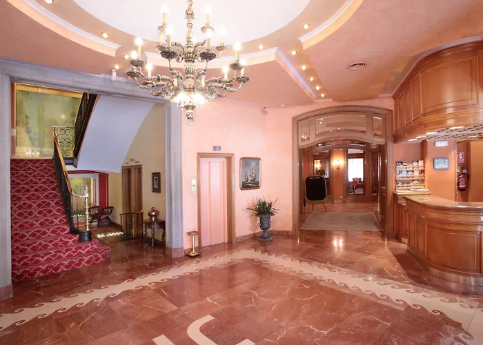 Otel Lamaro 5*