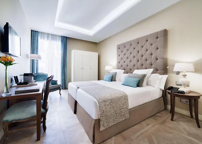 Otel Lamaro 5*